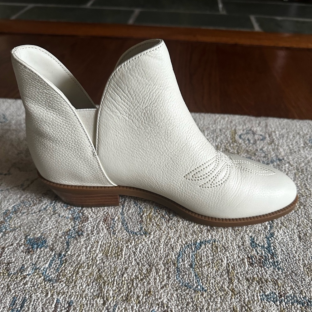 Lauren white leather bootie size 6